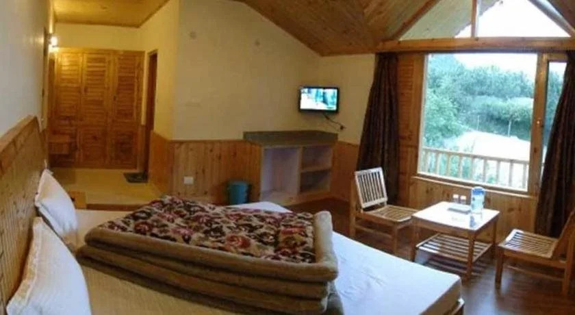 THE CEDAR VILLA AND APARTMENT,Bonefire,Cook,Helper,Kitchen,Lawn,Parking,5 min Drive Mall road