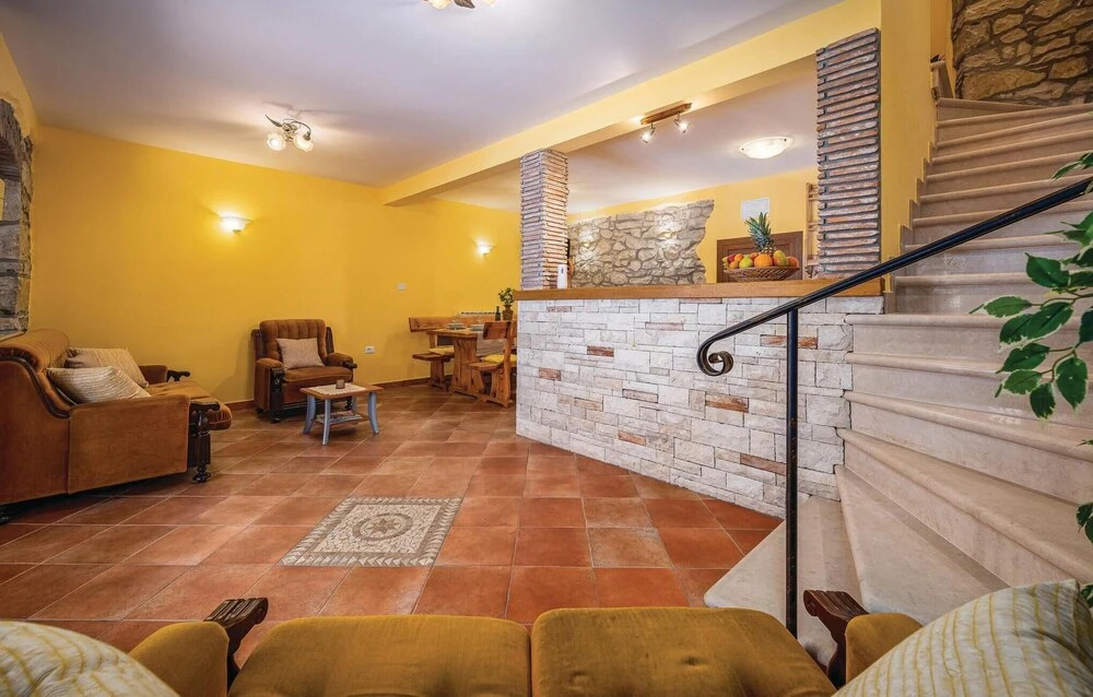 Nice Home In Nova Vas