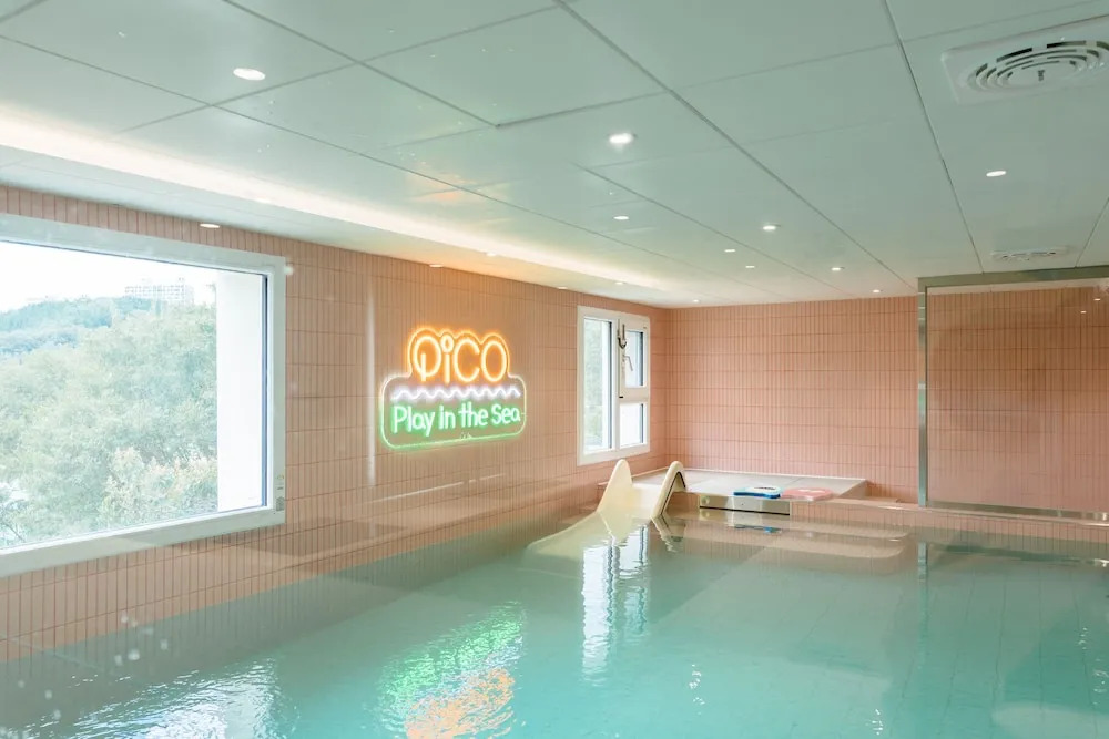 Pico Kids Pool Villa