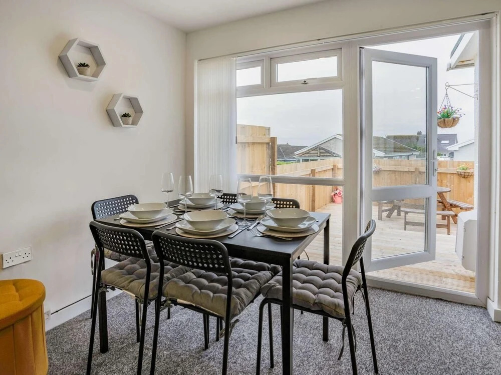 Upper Hill Park - 3 Bed Bungalow - Tenby