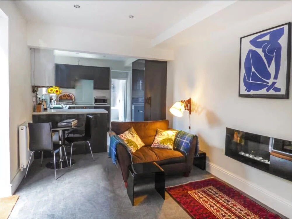 Courtyard Apartment