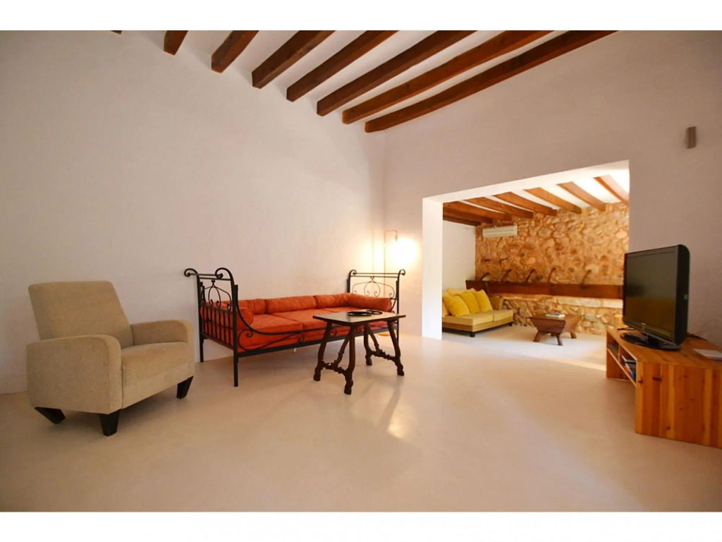 Luxuriously renovated Mallorcan country house for 10 pax