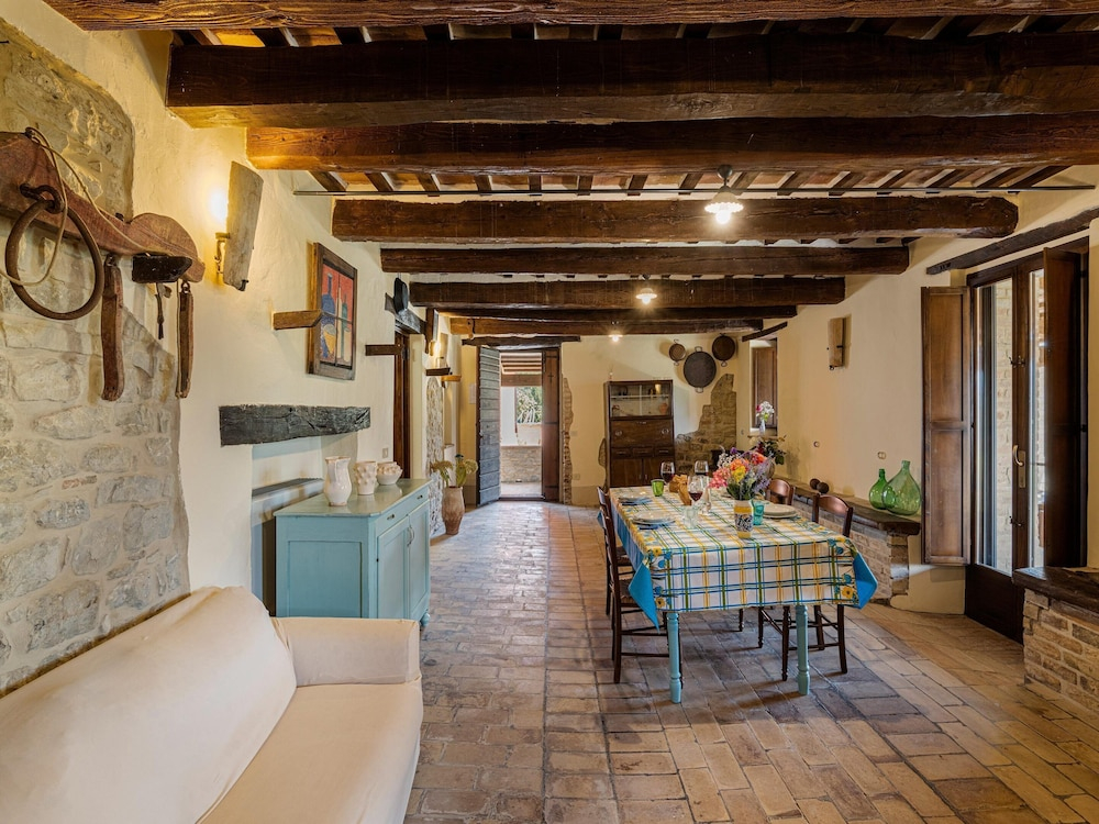 Scenic Stay in Le Marche