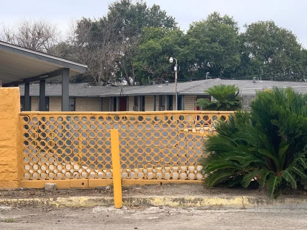 EL TEJAS MOTEL