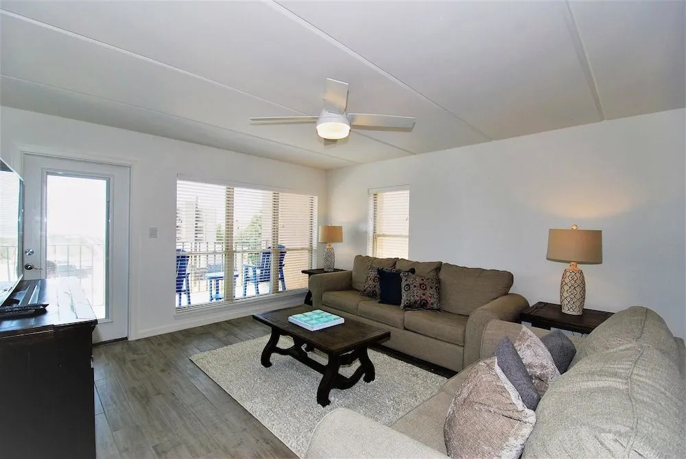 Beachview Unit #304 - 2 Br Condo