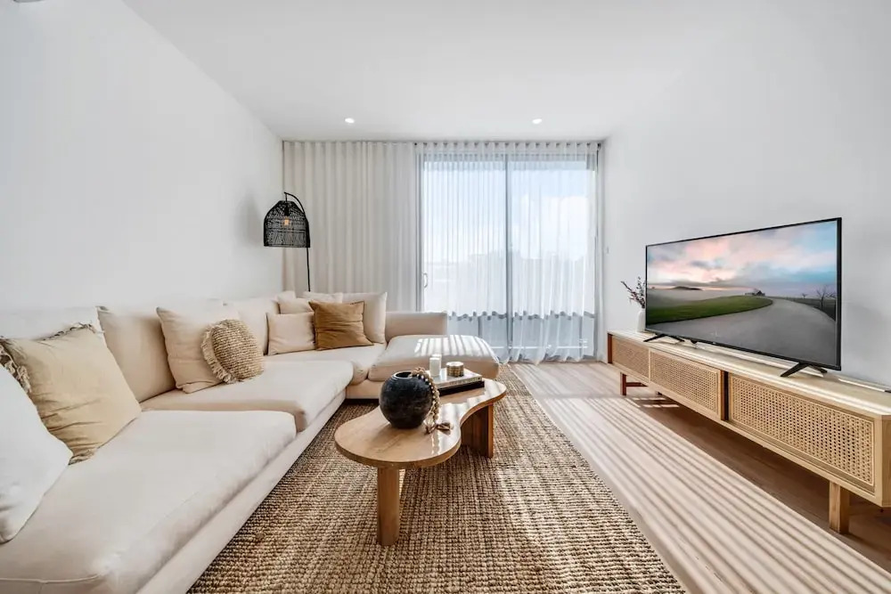 Spacious 1-bed Apartment With Gym, BBQ & Parking