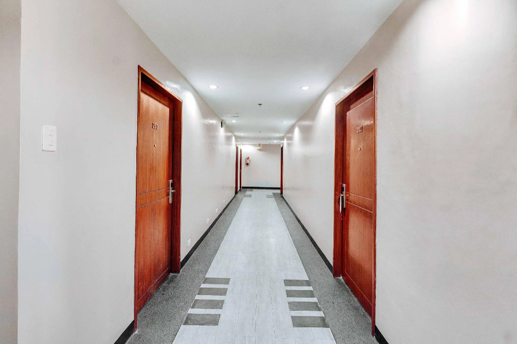 RedDoorz Plus near Mango Avenue Cebu