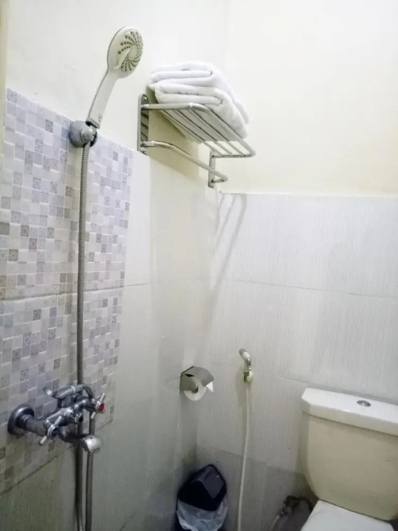 Comfortable Room With Ac and Wifi for 2 People