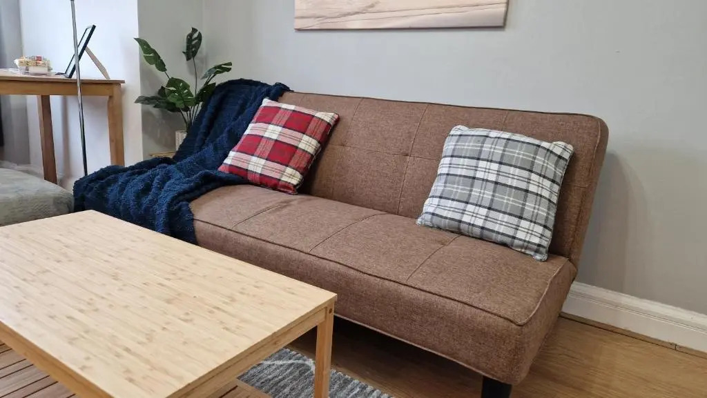 Cosy 1 Bed Apt in Lincoln With Amenities & Parking,