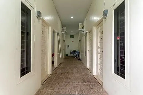 RedDoorz near Brastagi Supermarket Medan