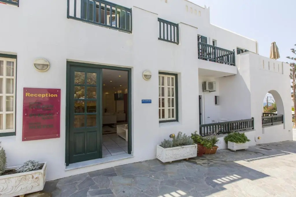 GOLDEN COAST NAXOS