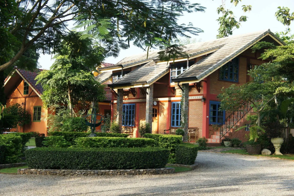 The Heritage House & Garden