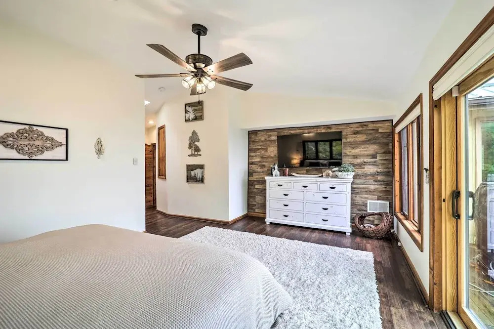 Ski, Hike & Relax: Beech Mtn Gem w/ Sweeping Views