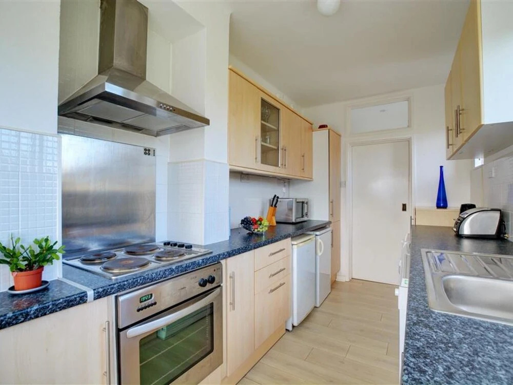 Cozy Holiday Home in Widemouth Bay With Large Garden