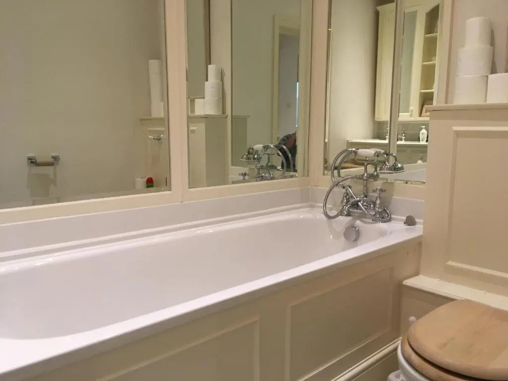 Large 2 Bedroom 2 Bathroom Apartment in Westminster