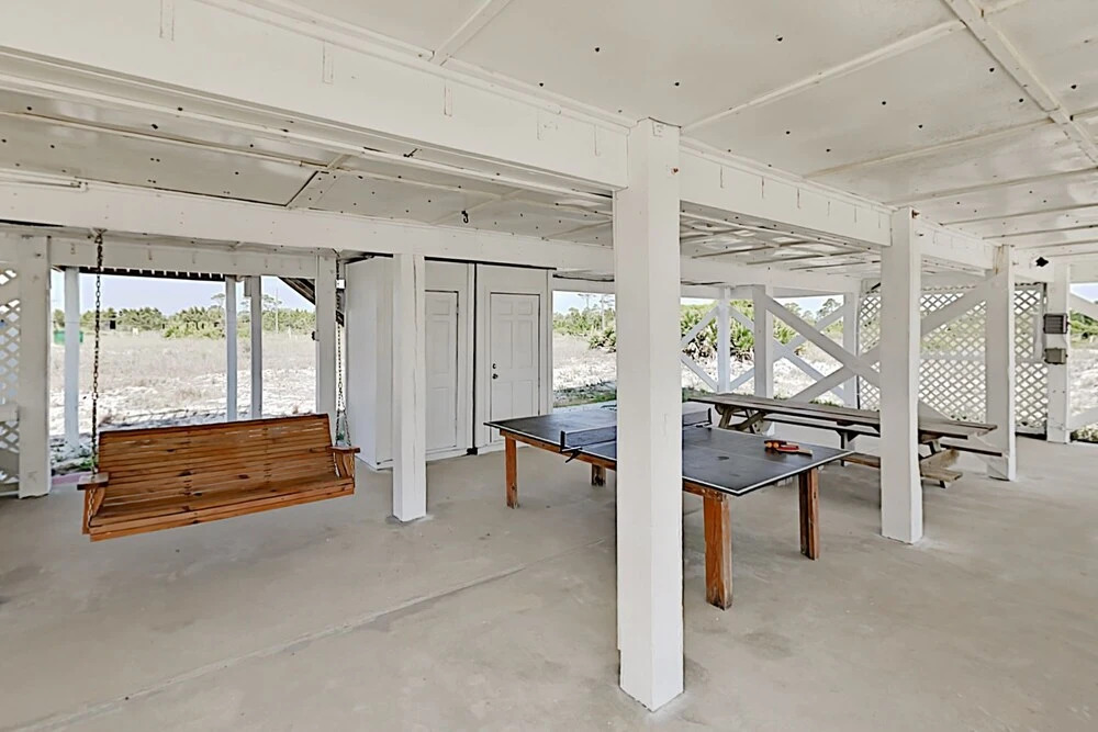 New Listing! Updated Coastal - Walk To Beach 4 Bedroom Home