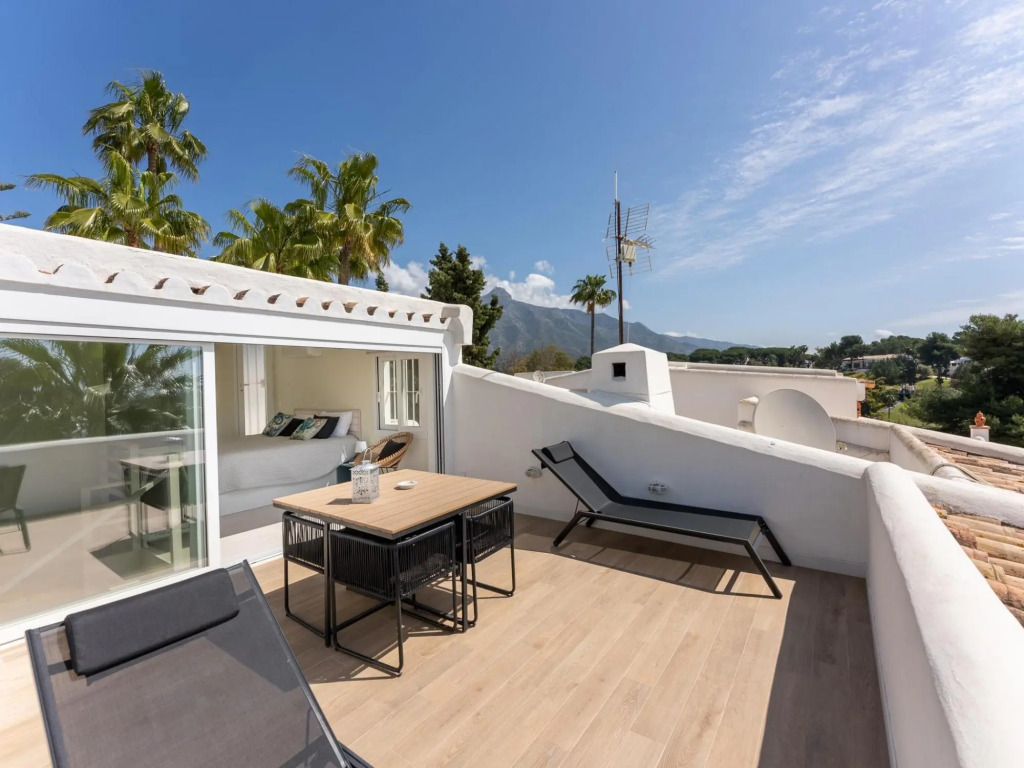 Azahara 1 21A Lovely Three Bedroom Duplex