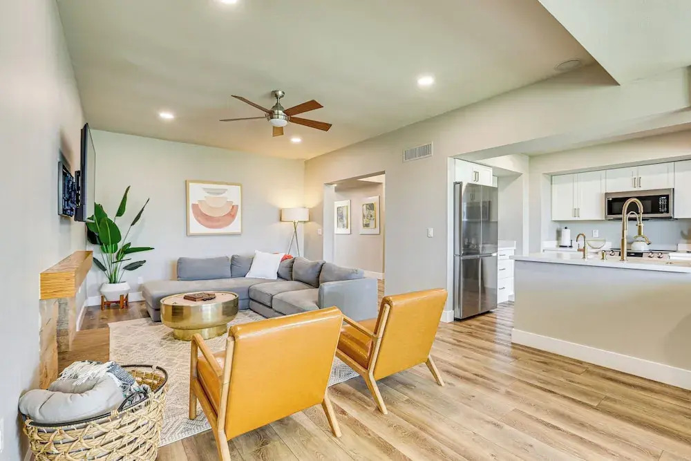 Private Pool + Putting Green: Sunny Scottsdale Gem