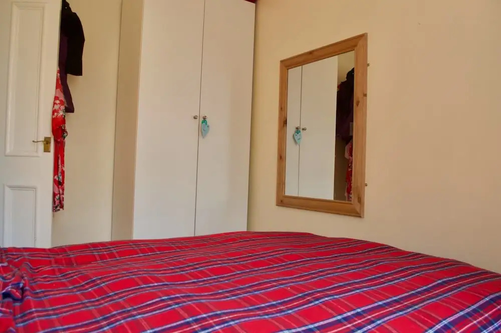 Garden Home Near City Centre With Parking, Sleeps 5