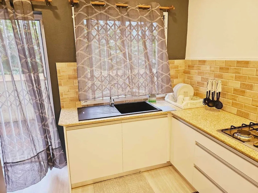 Captivating 3-bed Apartment in Flic en Flac