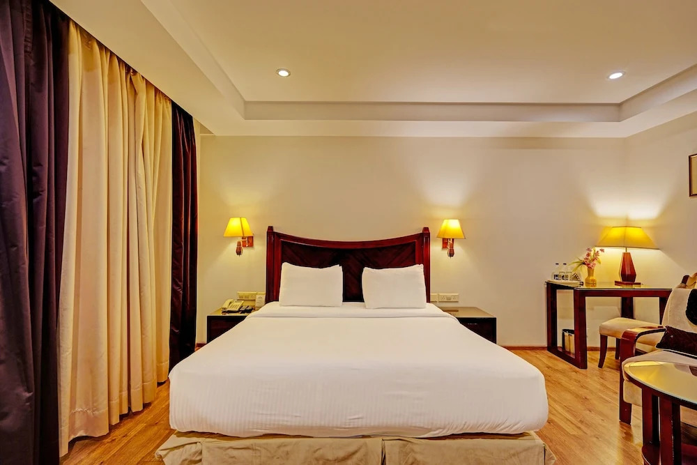 Super Townhouse OAK Hotel City Mark Gurgaon