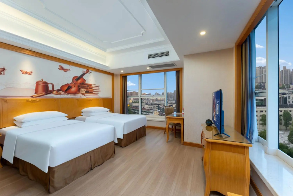 Vienna International Hotel (Yichang East Railway Station)