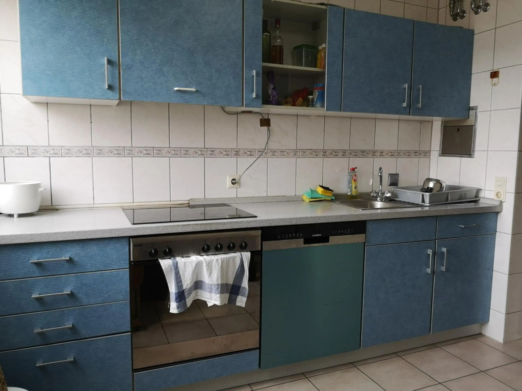 Business or Family Luxurious 2 Bed room apartment with Kitchen & Balcony