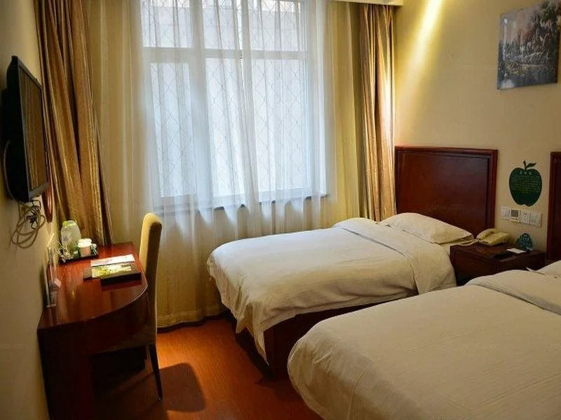 GreenTree Inn BeiJing Fengtai District WanFeng Road QiLiZhuang Metro Station Express Hotel