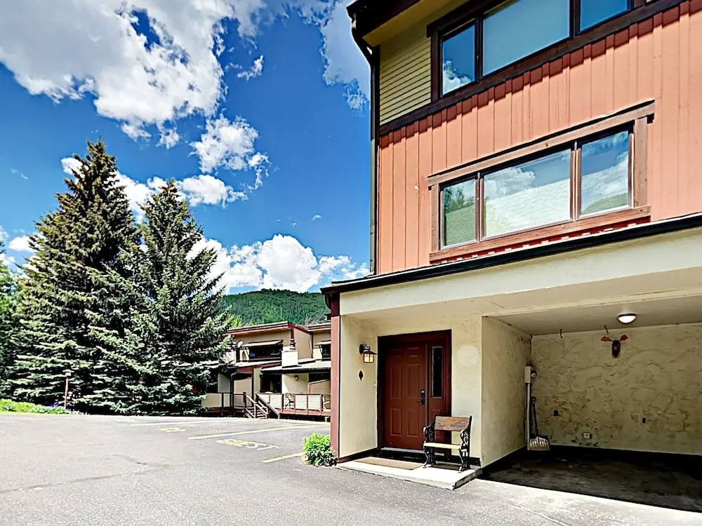 New Listing! Vail Valley Escape, Shuttle To Slopes 3 Bedroom Townhouse