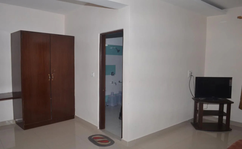 OYO 26596 Hotel Ambika
