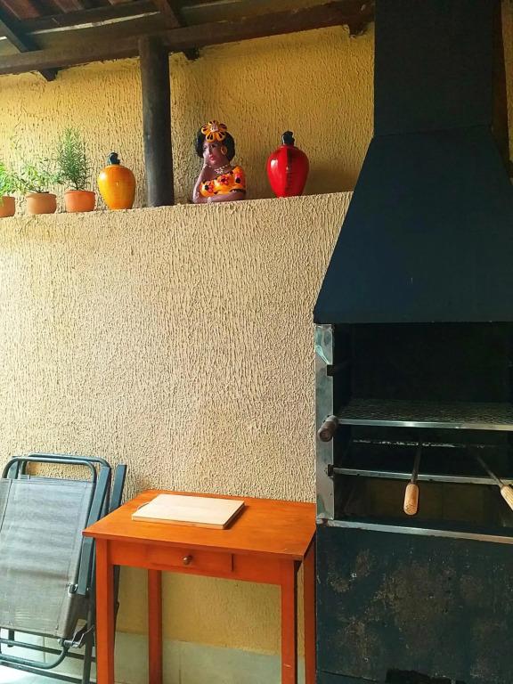 A 500m Praia Maranduba, casa 2 quartos em Condomínio