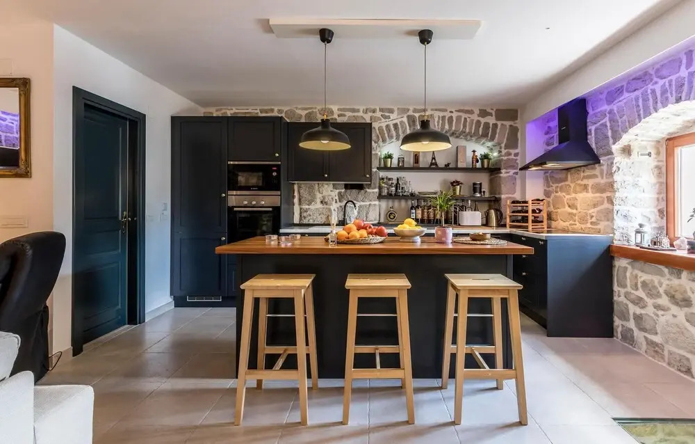 Awesome Home in Solin With 3 Bedrooms, Wifi and Outdoor Swimming Pool