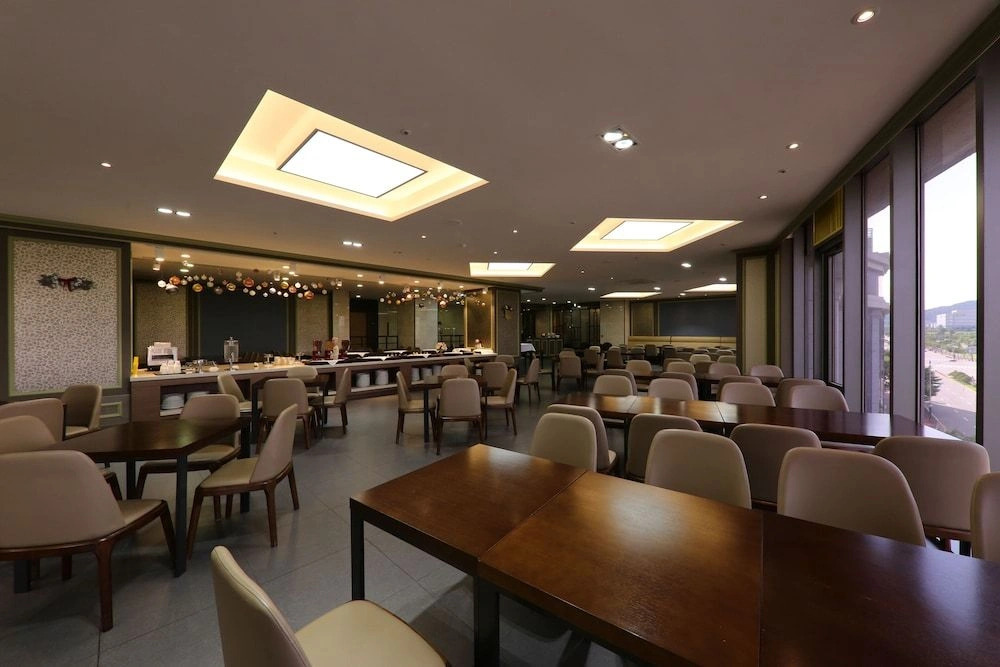 Osong H Hotel Sejong City