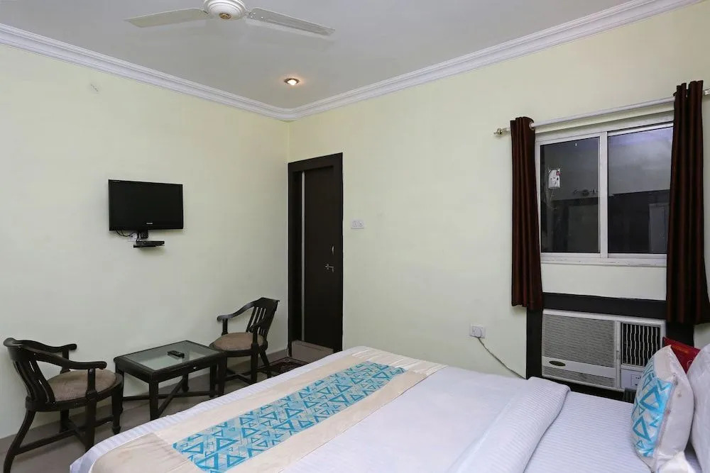OYO 8909 Hotel Grand