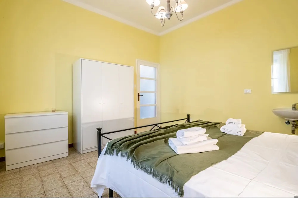 Tulipan in Livorno with 3 bedrooms and 2 bathrooms