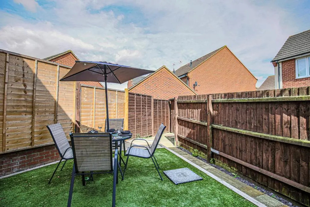 Oakridge House • Parking • Fast WiFi • Smart TVs • Garden • Self-Check-In • Yoko Property
