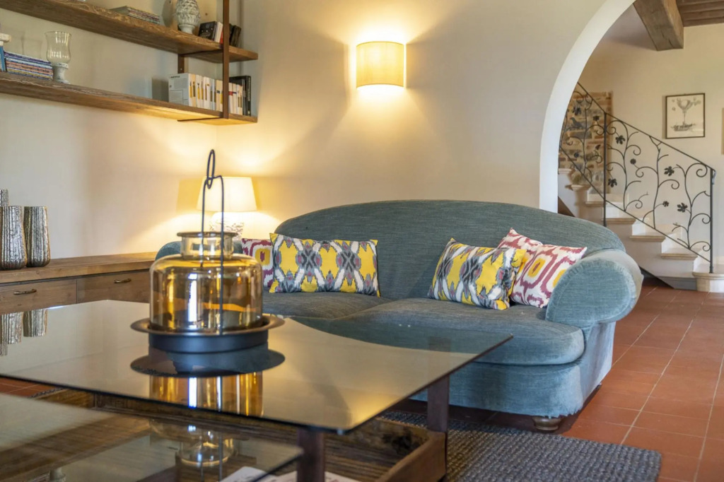 Villa Trasimena is a property with great character, located in a truly enviable position overlooking-Villa Trasimena