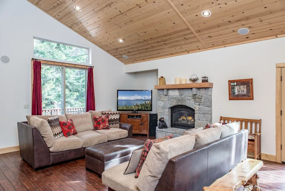 Luxurious and Rustic in Carnelian Bay by RedAwning