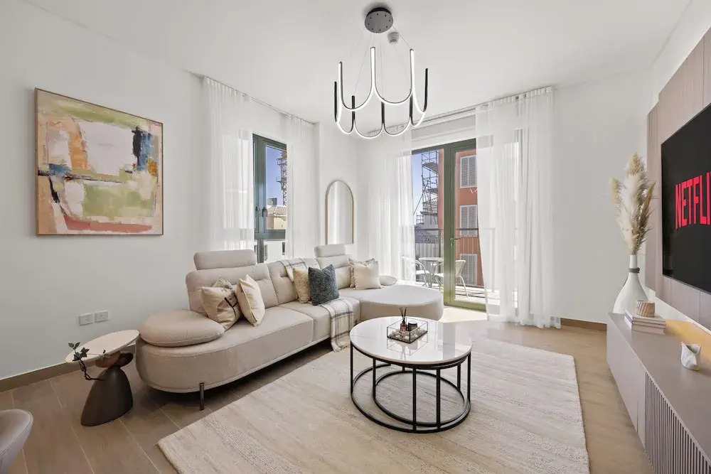 Portside Bliss La Mer 1 BR with Sea View