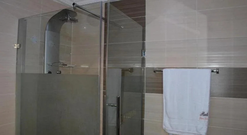 Platinum Inn Gee Hotel