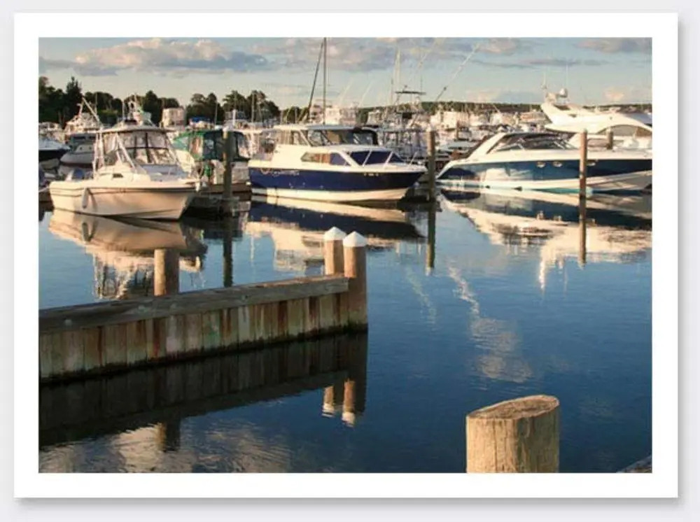 Inn at Harbor Hill Marina