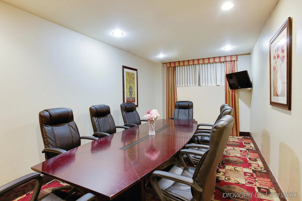 JFK View Inn  Suites