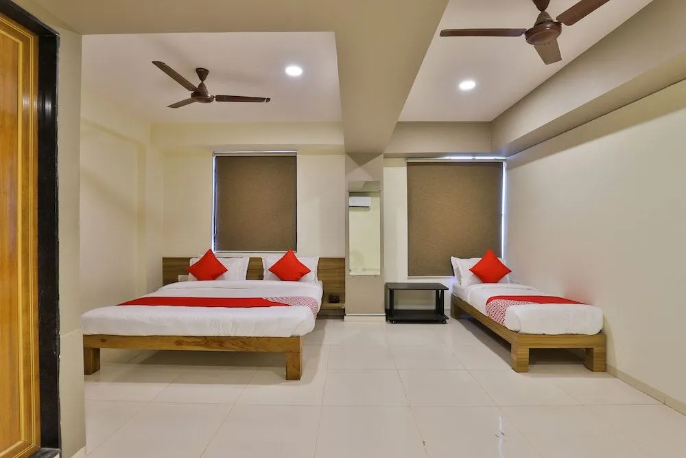 OYO 19842 Hotel Royal Inn