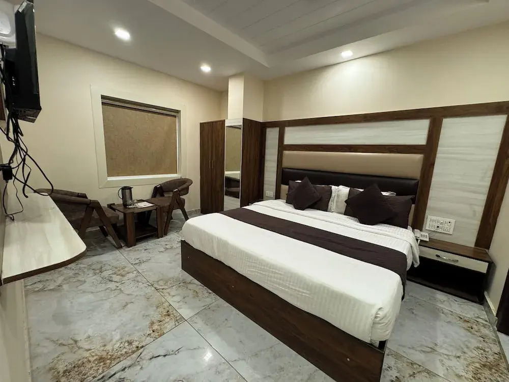 Hotel Dev Rishi By T And M Hotels