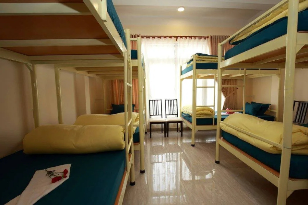 Pretty Backpackers House