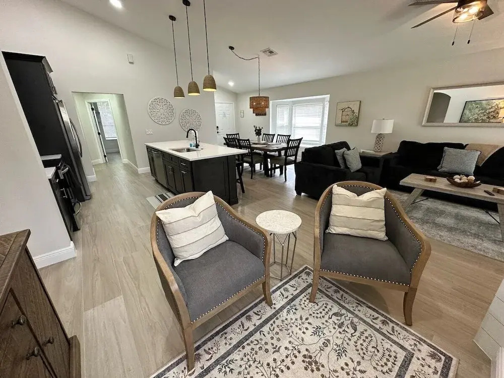 3067bal South Facing Pool & Spa - Free Pool Heat Special!!