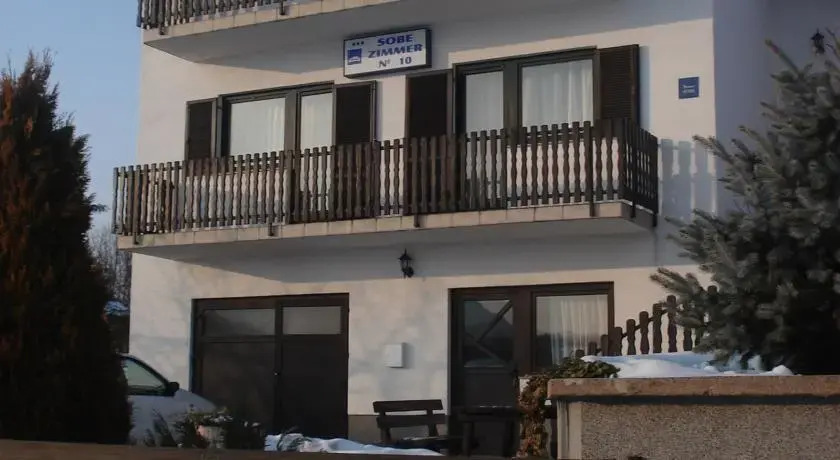 House Nikola Hodak
