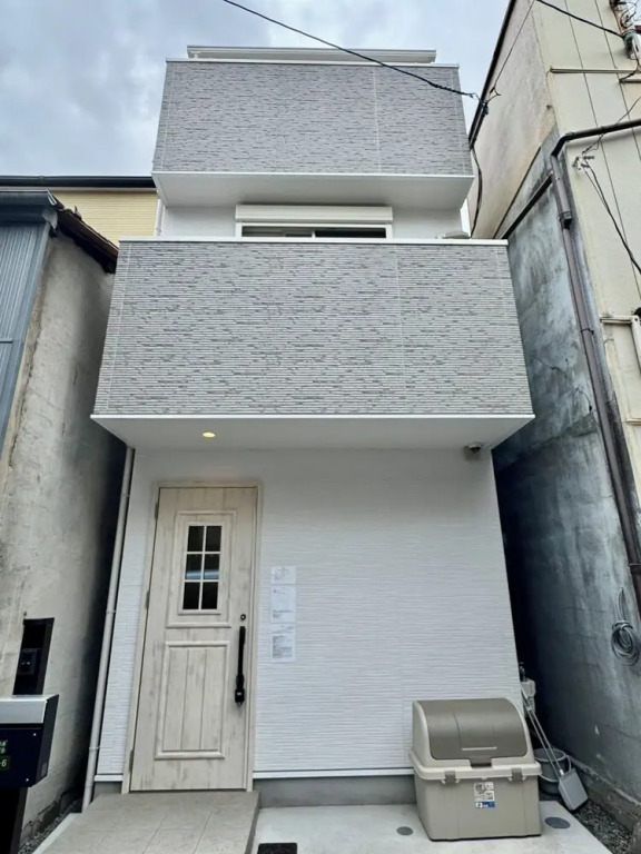 Nishikujo Maison Le Bleu Chigusa