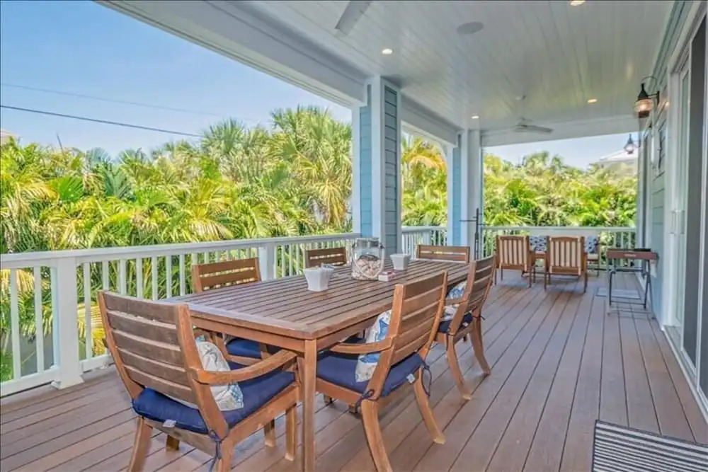 Homes-261 Seabreeze Ct