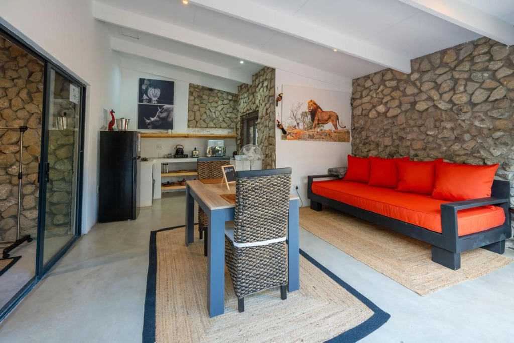 Foxy Crocodile Bush Lodge & Kruger Safaris